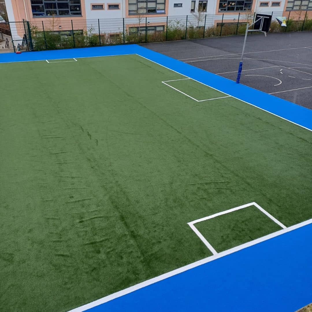 Schools-Grass-St-Oliver-Plunkett-NS