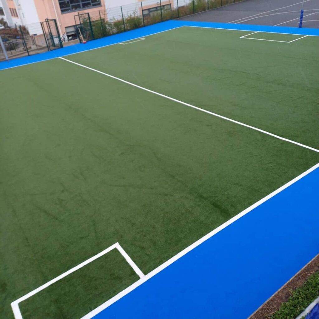 Schools-Grass-St-Oliver-Plunkett-NS